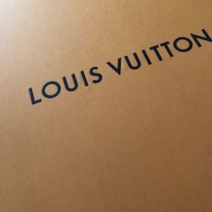 “SOLD” Louis Vuitton Box Band New no scratches